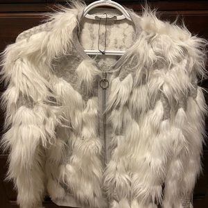 Faboulous faux fur zipper sweater